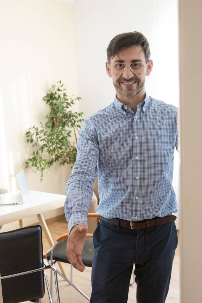 Psicólogo ansiedad te extiende la mano en Gràcia, Barcelona